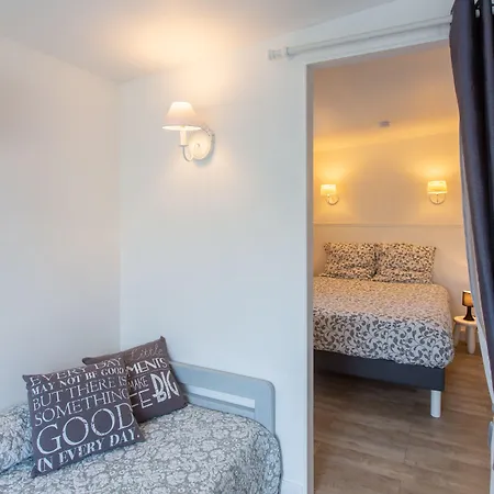 לינה וארוחת בוקר Couette & Confitures 3*