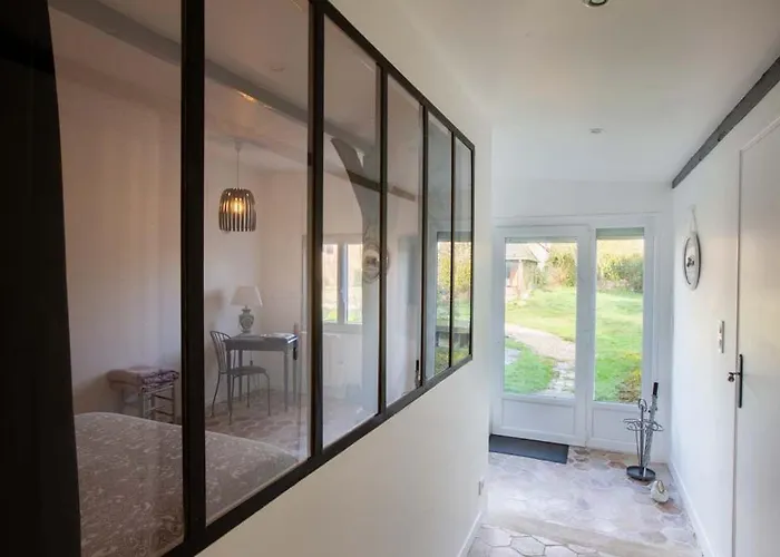 לינה וארוחת בוקר Couette & Confitures