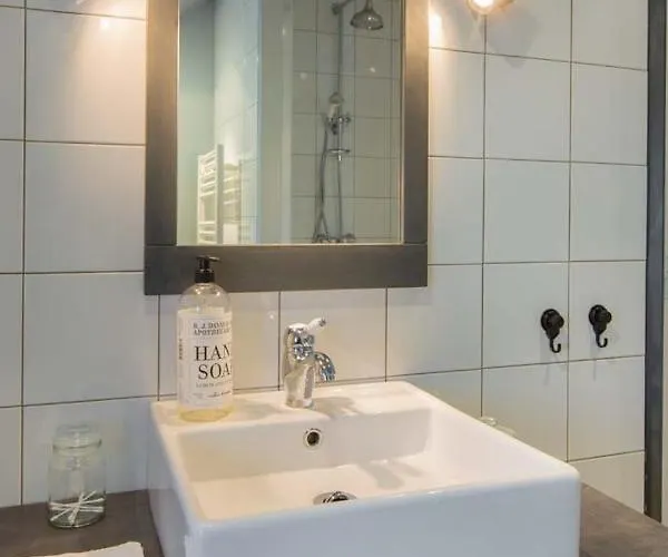 Couette & Confitures לינה וארוחת בוקר 3*